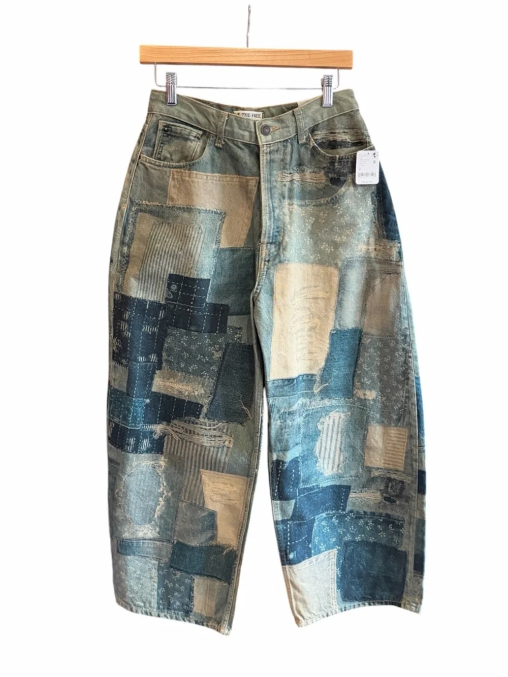 NWT FREE PEOPLE WE THE FREE Illusions Relaxed Fit Jeans Indigo Combo Patch‎ 27